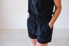 Load image into Gallery viewer, Black Beacher